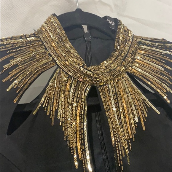 Dress - Picture 3 of 4